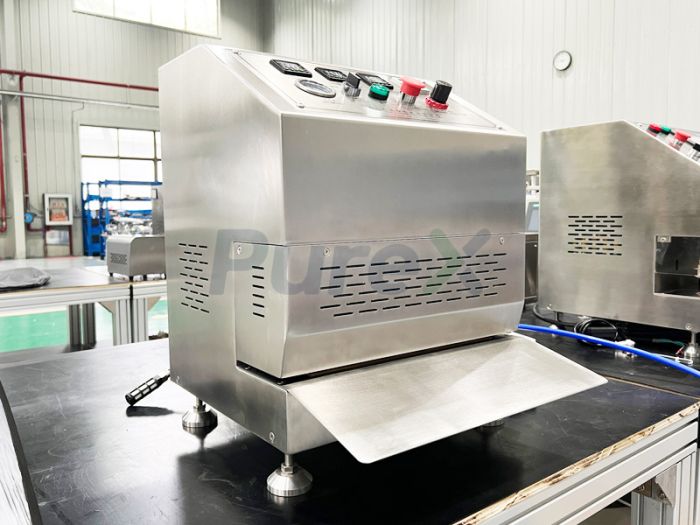 In what settings are sealing machines for Class III medical device packaging used?