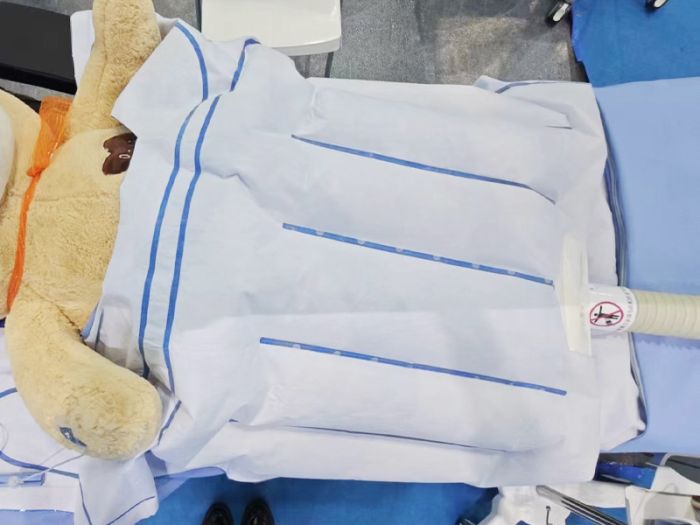 What are the difficulties in the heat sealing process for producing inflatable heating blankets